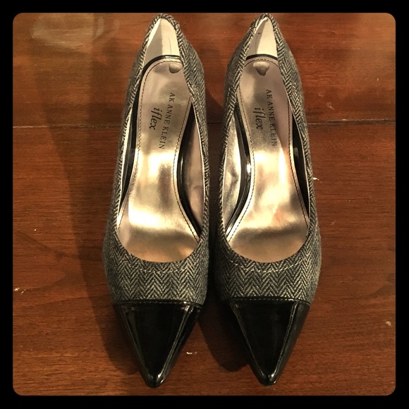 Ann Taylor Heels - Picture 1 of 3