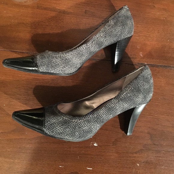 Ann Taylor Heels - Picture 2 of 3