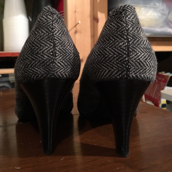 Ann Taylor Heels - Picture 3 of 3