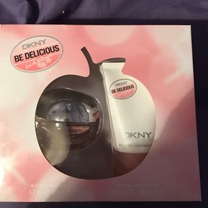 DKNY Perfume set NEW