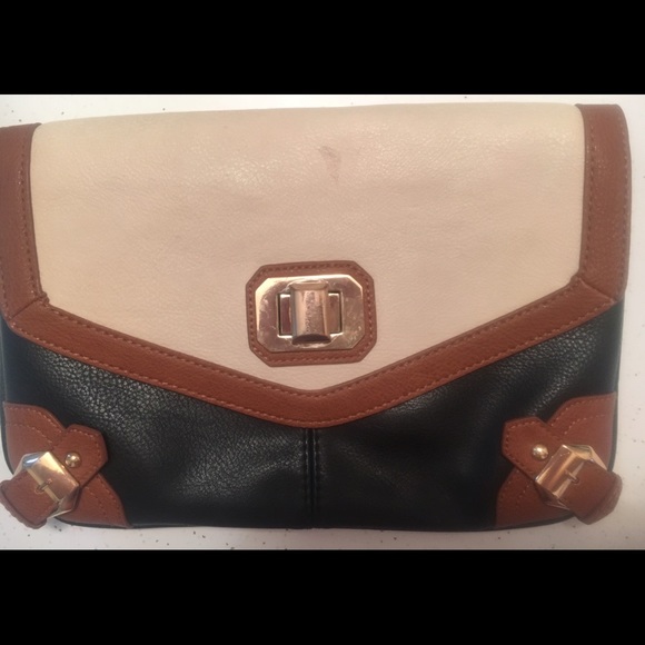 Aldo Clutch