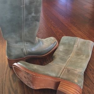 Pre-owned gently worn Frye Campus boots