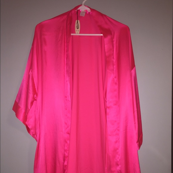 VS pink robe & VS pink shirt