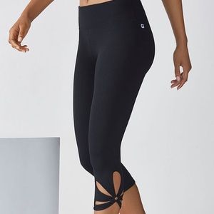 Petal Capri- Black