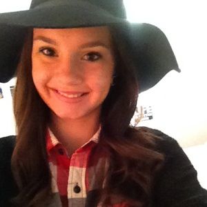 Meet your Posher, Makayla
