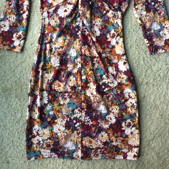 NWT Floral knot front dress - Picture 3 of 4