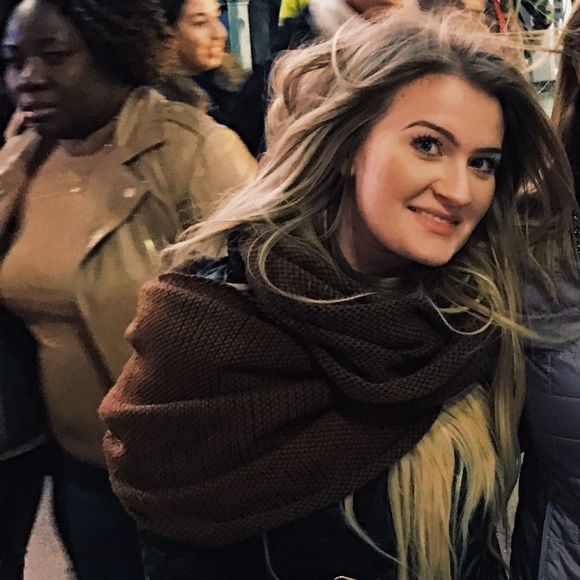 Meet your Posher, Brianna