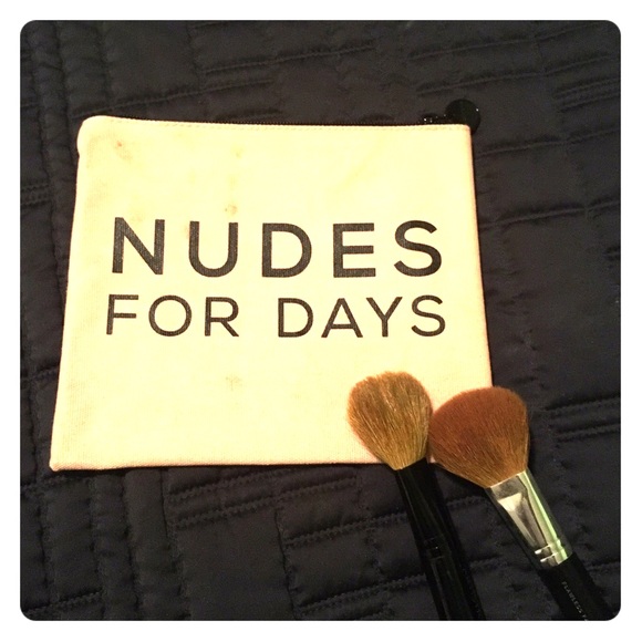 BareMinerals makeup bag. Great size! Very cute!