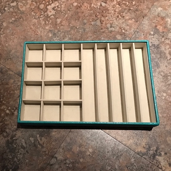 Jewelry holder - Picture 1 of 3