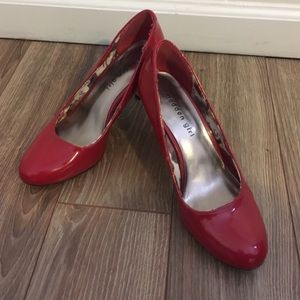 Red heels size 7