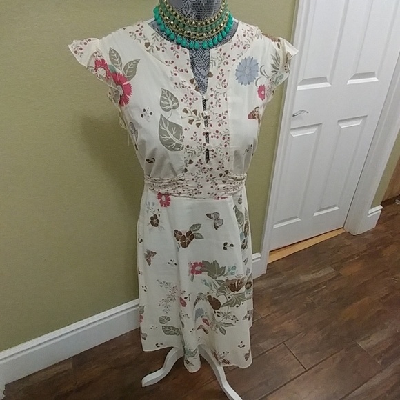 Floral cream forever 21 dress size medium