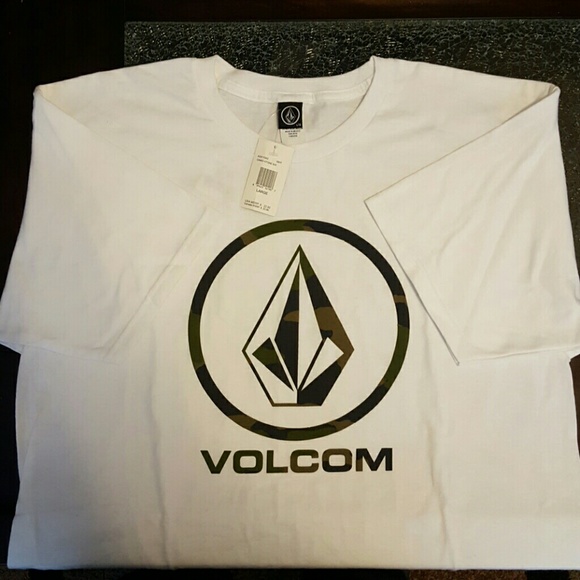 BRAND NEW Volcom Short Sleeved T-sirt