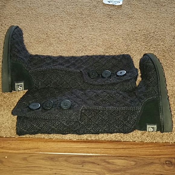 Black ugg boots