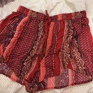 pink flowy hollister shorts