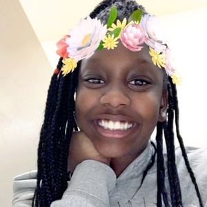 Meet your Posher, Naima