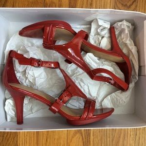 New NIB Nine West Keysr - Jungle Red Patent 7.5 M