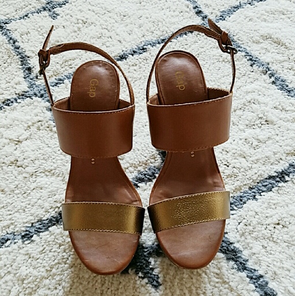 Gap wedge size 6.5 NWOT - Picture 2 of 6