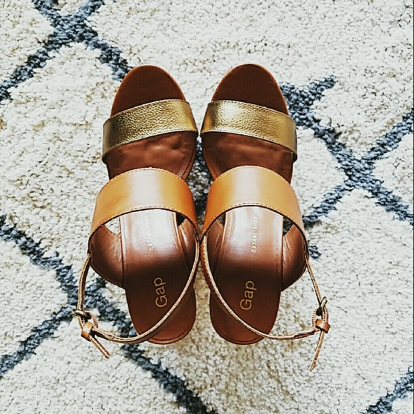 Gap wedge size 6.5 NWOT - Picture 4 of 6