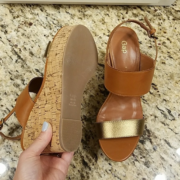 Gap wedge size 6.5 NWOT - Picture 6 of 6