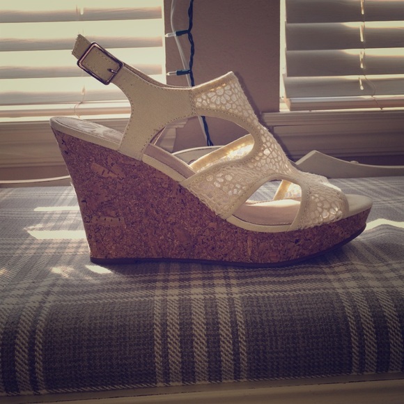 Cream wedges