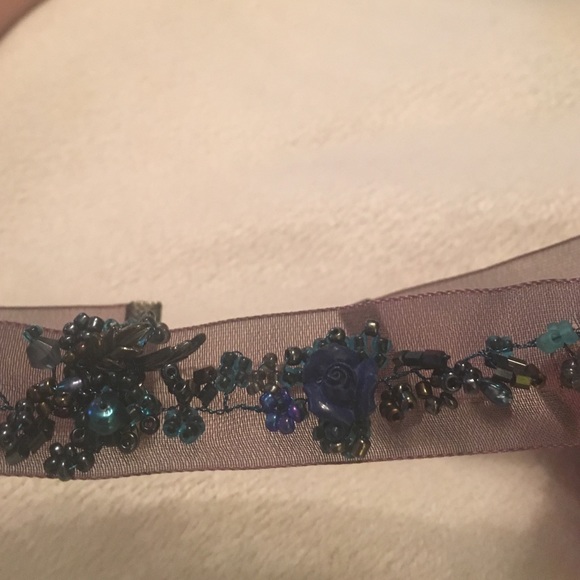 Hand beaded choker - Picture 2 of 2