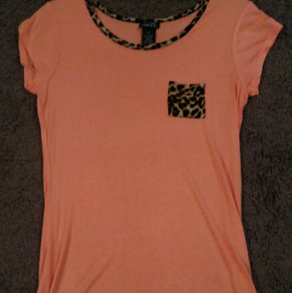 T shirt small new