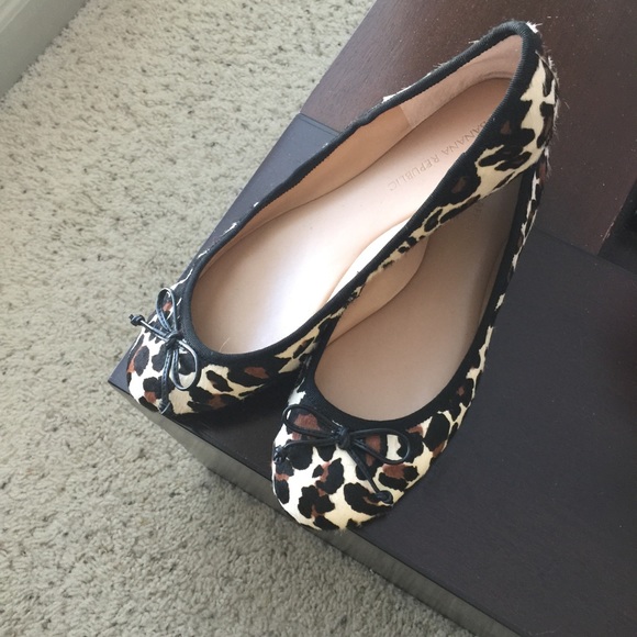 Banana Republic ballerina flats