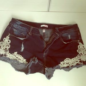 Bongo cute design shorts size 15