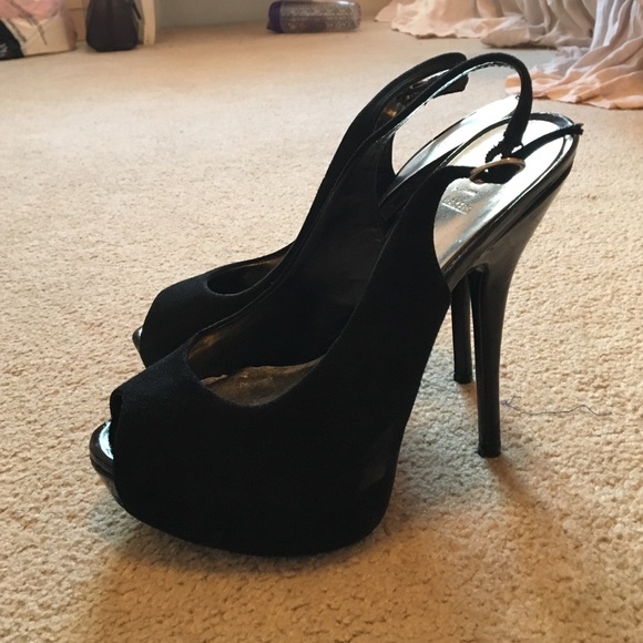 Black peep toe pumps