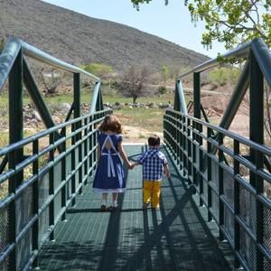 Meet your Posher, Taura