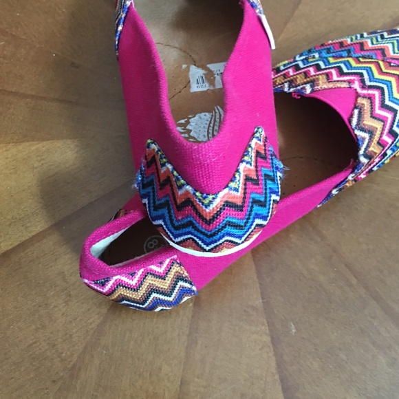 Colorful Slip On Shoes - Picture 3 of 3
