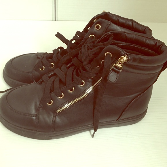 Go Jane size 10 black and gold high top sneakers