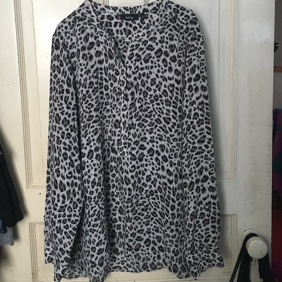 Long sleeve leopard blouse