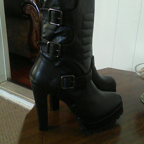 Shoes - Women's boots