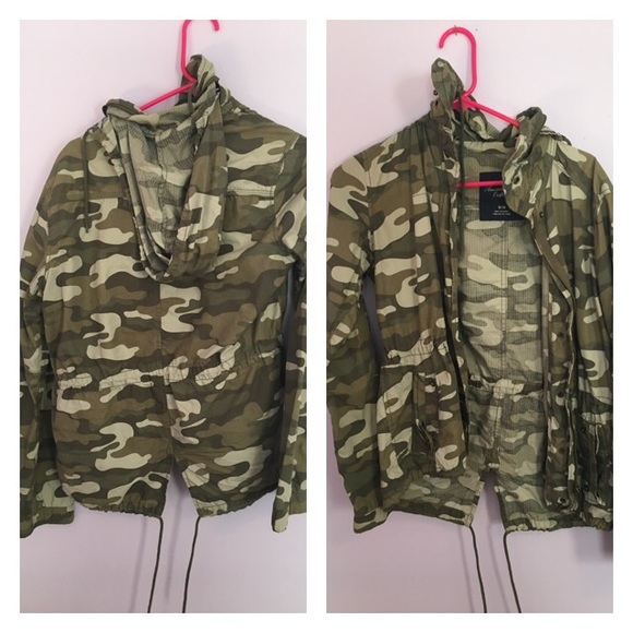 American eagle rain jacket