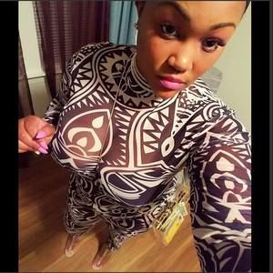 Meet your Posher, Lanese