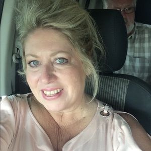 Meet your Posher, Pam