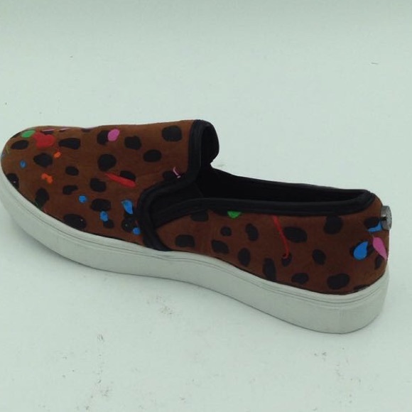 NEW Girls Steve Madden Slip On - Picture 2 of 4