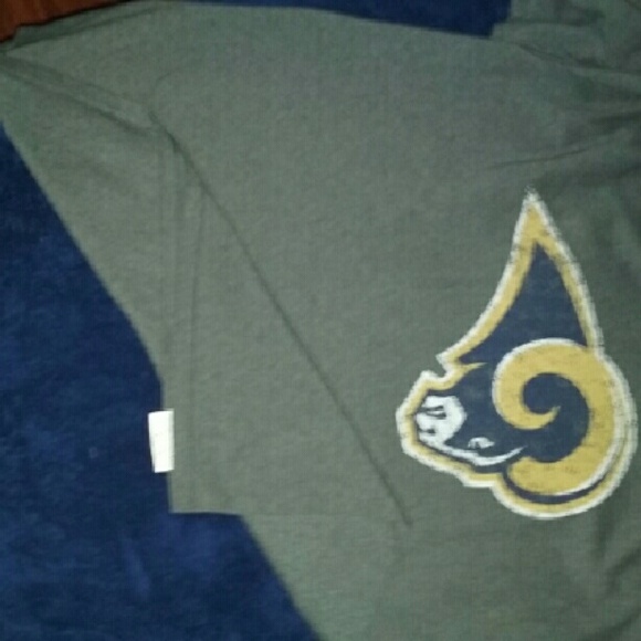 Clothes - Picture 2 of 3