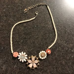 Lauren Conrad immigration pearl necklace