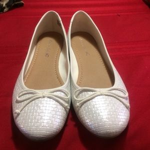 Shiny, sparkles flats with bow