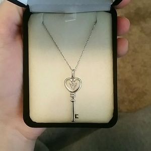 KAY Jewelers Key necklace