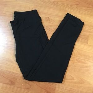 Black nylon/spandex leggings