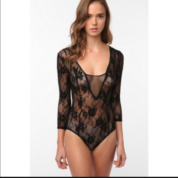 Silence & Noise 3/4 Sleeve Lace Bodysuit - Black
