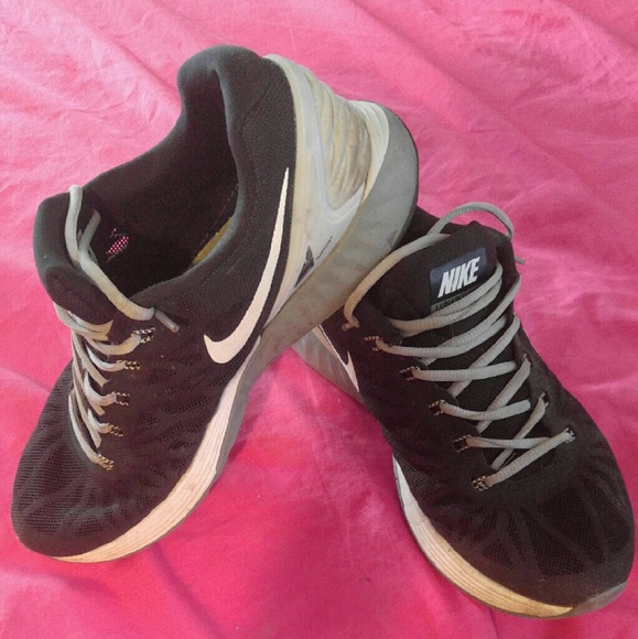 Nike running shoes size 10 women's