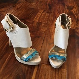 Report Signature Leather Heels