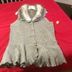 Fur collar sweater vest