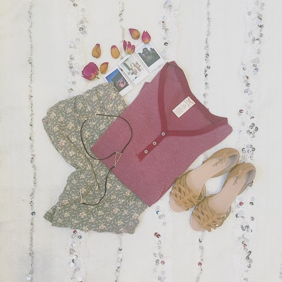 Faded Glory Tops - ✨HP • Maroon Print Pattern • Button Thermal Top •