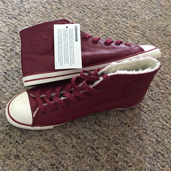 Maroon converse