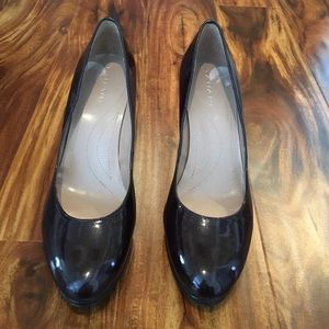 Tahari Burgundy Patent Leather Round Toe Heels